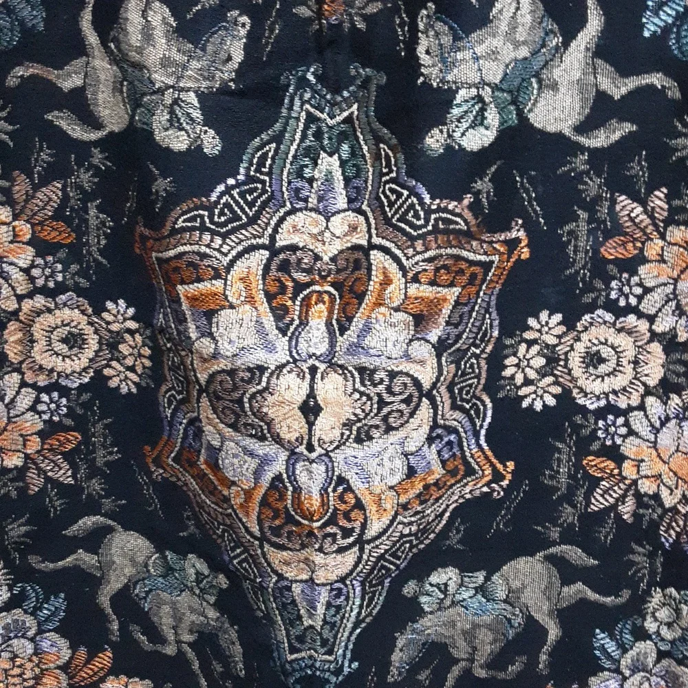 THE UNBRANDED BRAND Vintage‎ Woven Piano Ornate Black and Gold Tapestry
